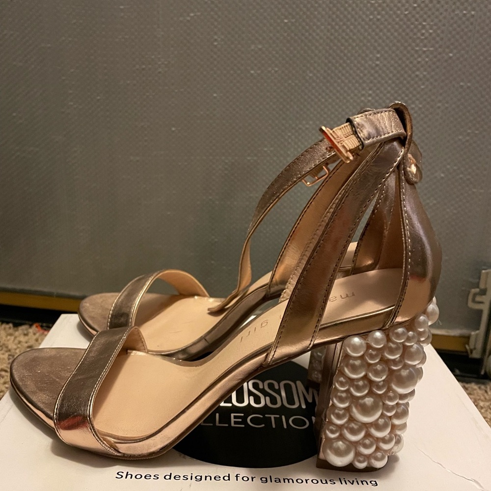Heels with pearls